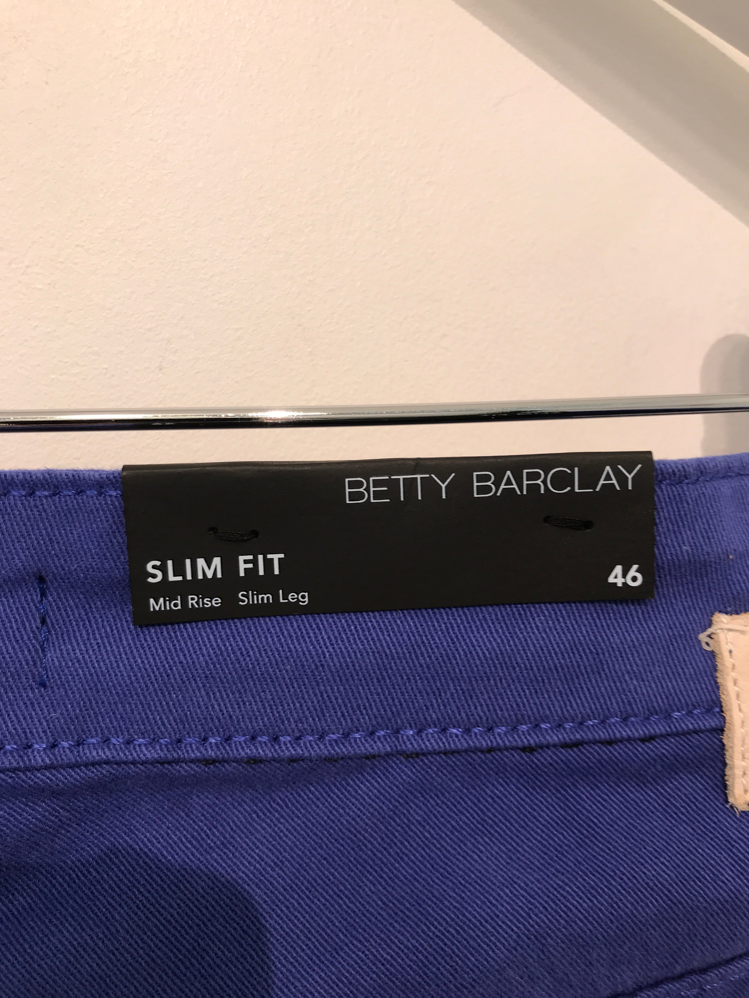 Betty Barclay Bukser